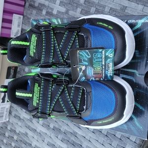 New in box skechers toddler s-light